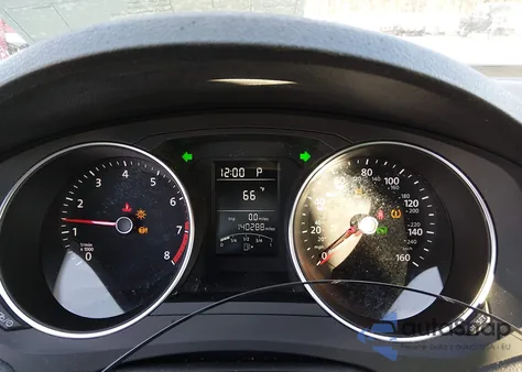 2017 Volkswagen Jetta 1.4T S z USA, uszkodzony, nr VIN 3VW2B7AJ2HM403647